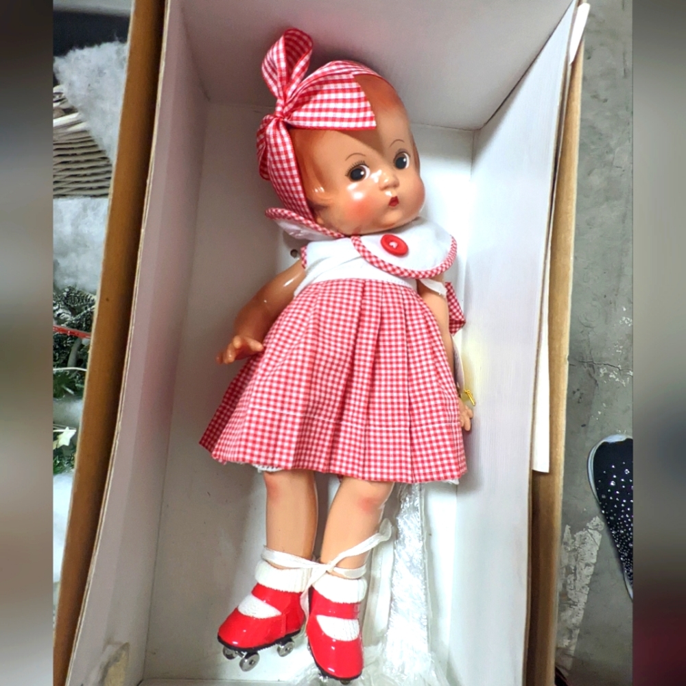 Effanbee Patsy Doll, Collectible like-new in original box w/ stand!